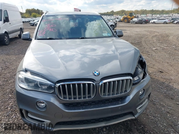 2014 BMW X5 xDrive35i with VIN 5UXKR0C52E0K50710, listed as a IAAI auction lot 40529606 with 114,307 mi miles. Bid and sale history available at carsss.com. Image 12.