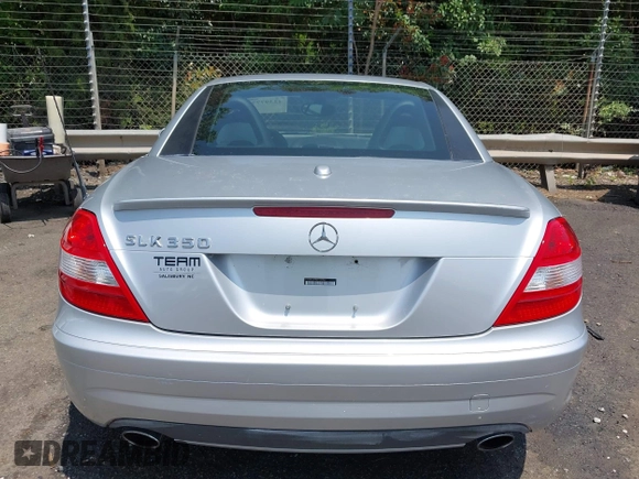 2008 Mercedes-Benz SLK 350 with VIN WDBWK56F98F184942, listed as a IAAI auction lot 42397775 with 80,851 mi miles and . Bid and sale history available at DreamBid. Image 16.