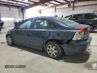 2005 Volvo S40 z VIN YV1MS382252110668, wystawiony jako Copart lot #50420335 z przebiegiem 155 900 mil mil oraz Szkoda całkowita • Salvage title. Historia ofert i sprzedaży dostępna na DreamBid. Obrazek 2.
