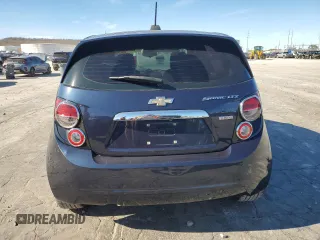 2016 Chevrolet Sonic LTZ z VIN 1G1JE6SB0G4135806, wystawiony jako Copart lot #81431844 z przebiegiem 126 908 mil mil oraz Czysty tytuł • Clean title. Historia ofert i sprzedaży dostępna na DreamBid. Obrazek 6.