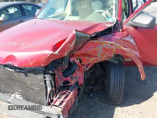 2008 Ford Escape XLT с VIN 1FMCU93128KC67811, выставлен на аукционе IAAI как лот 41994420 с пробегом 128 289 миль миль и . История ставок и продаж доступна на DreamBid. Изображение 12.
