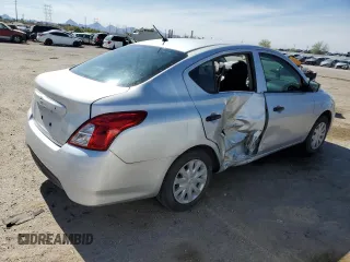 2017 Nissan Versa S z VIN 3N1CN7AP1HL887077, wystawiony jako Copart lot #55360465 z przebiegiem 88 093 mil mil oraz Szkoda całkowita • Salvage title. Historia ofert i sprzedaży dostępna na DreamBid. Obrazek 3.