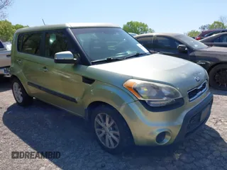 2013 Kia Soul ! with VIN KNDJT2A66D7602666, listed as a IAAI auction lot 41936453 with 243,420 mi miles. Bid and sale history available at carsss.com. Image 1.