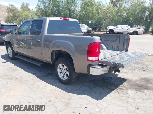 2012 GMC Sierra 1500 SLE z VIN 3GTP1VE01CG217140, wystawiony jako IAAI lot #42503838 z przebiegiem 237 912 mil mil oraz . Historia ofert i sprzedaży dostępna na DreamBid. Obrazek 3.