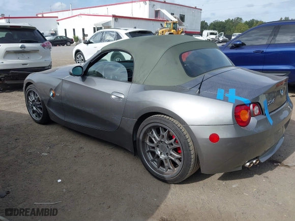2004 BMW Z4 2.5i with VIN 4USBT33464LR66898, listed as a IAAI auction lot 40327994 with 83,019 mi miles. Bid and sale history available at carsss.com. Image 3.