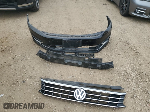 2018 Volkswagen Passat SE z VIN 1VWBA7A32JC012803, wystawiony jako Copart lot #57156055 z przebiegiem 95 710 mil mil oraz Szkoda całkowita • Salvage title. Historia ofert i sprzedaży dostępna na DreamBid. Obrazek 12.