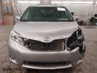 2017 Toyota Sienna XLE with VIN 5TDDZ3DC7HS151052, listed as a IAAI auction lot 41498506 with 131,063 mi miles. Bid and sale history available at carsss.com. Image 13.