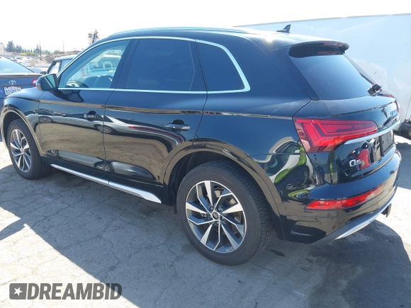 2021 Audi Q5 Premium Plus z VIN WA1BAAFY7M2114476, wystawiony jako IAAI lot #42063790 z przebiegiem 44 945 mil mil oraz . Historia ofert i sprzedaży dostępna na DreamBid. Obrazek 3.