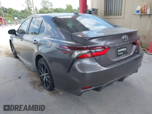 2022 Toyota Camry SE with VIN 4T1T11AK6NU639527, listed as a IAAI auction lot 42092828 with 65,420 mi miles and . Bid and sale history available at DreamBid. Image 3.