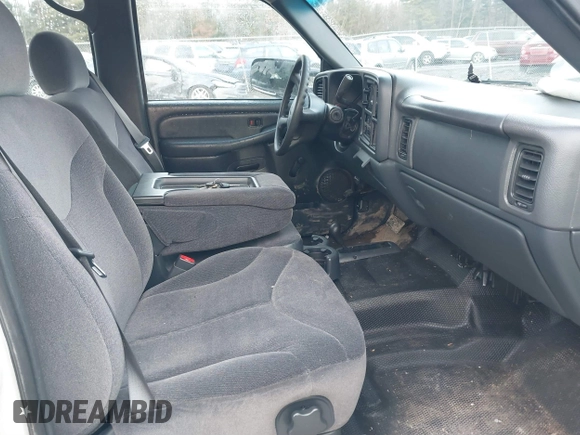 2002 GMC Sierra 2500HD SLE with VIN 1GTHK23162F158226, listed as a IAAI auction lot 41119821 with 50,119 mi miles. Bid and sale history available at carsss.com. Image 5.