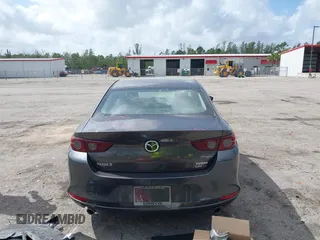 2020 Mazda 3 Select z VIN 3MZBPACL9LM127098, wystawiony jako IAAI lot #41948541 z przebiegiem 67 431 mil mil oraz . Historia ofert i sprzedaży dostępna na DreamBid. Obrazek 16.