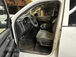 2023 Ram 1500 SLT z VIN 3C6RR7LG4PG678827, wystawiony jako Copart lot #55741925 z przebiegiem 47 266 mil mil oraz Szkoda całkowita • Salvage title. Historia ofert i sprzedaży dostępna na DreamBid. Obrazek 7.
