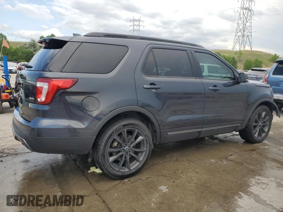 2017 Ford Explorer XLT z VIN 1FM5K8D85HGA93482, wystawiony jako Copart lot #61413425 z przebiegiem 149 014 mil mil oraz Szkoda całkowita • Salvage title. Historia ofert i sprzedaży dostępna na DreamBid. Obrazek 3.