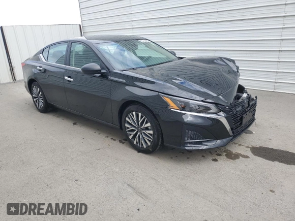 2025 Nissan Altima SV with VIN 1N4BL4DV1SN343988, listed as a Copart auction lot 53901555 with 5,728 mi miles and Salvage Title. Bid and sale history available at DreamBid. Image 4.
