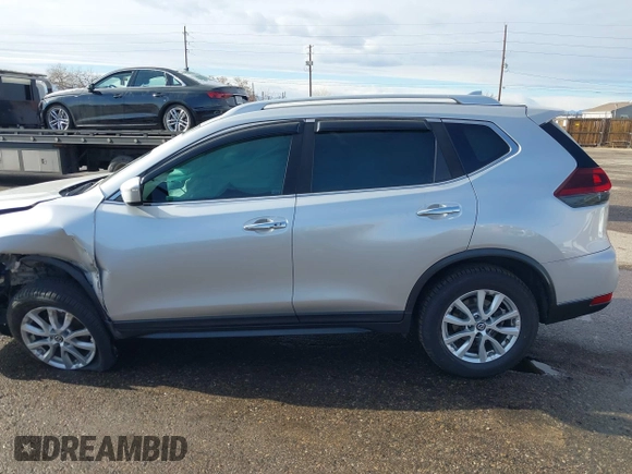 2020 Nissan Rogue SV with VIN KNMAT2MT4LP535422, listed as a IAAI auction lot 41068927 with 190,525 mi miles and . Bid and sale history available at DreamBid. Image 14.