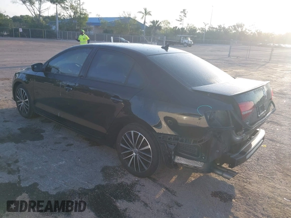 2016 Volkswagen Jetta Sport z VIN 3VWD17AJ5GM335337, wystawiony jako IAAI lot #42081987 z przebiegiem 93 215 mil mil oraz . Historia ofert i sprzedaży dostępna na DreamBid. Obrazek 3.