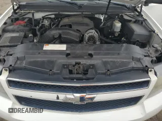 2011 Chevrolet Suburban Commercial with VIN 1GNSK5E33BR312726, listed as a Copart auction lot 61437945 with 190,441 mi miles and Clean title. Bid and sale history available at DreamBid. Image 12.