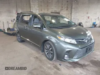 2018 Toyota Sienna XLE with VIN 5TDDZ3DC4JS200214, listed as a IAAI auction lot 41791876 with 49,842 mi miles. Bid and sale history available at carsss.com. Image 1.