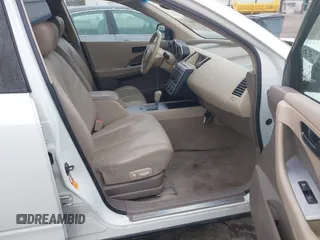 2005 Nissan Murano SL z VIN JN8AZ08W75W439711, wystawiony jako IAAI lot #41876752 z przebiegiem 179 361 mil mil oraz . Historia ofert i sprzedaży dostępna na DreamBid. Obrazek 5.