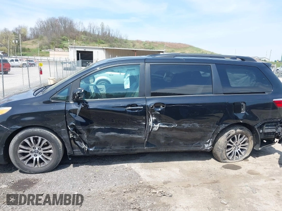 2019 Toyota Sienna XLE Auto Access Seat with VIN 5TDYZ3DC1KS998660, listed as a IAAI auction lot 42025856 with 113,376 mi miles. Bid and sale history available at carsss.com. Image 15.