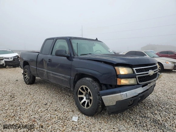 2006 Chevrolet Silverado 1500 LT1 with VIN 1GCEC19V76Z281025, listed as a Copart auction lot 43035525 with 277,843 mi miles and Salvage Title. Bid and sale history available at carsss.com. Image 4.