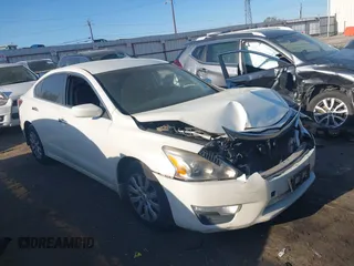 2015 Nissan Altima SV z VIN 1N4AL3AP8FC569104, wystawiony jako IAAI lot #41888365 z przebiegiem 185 840 mil mil oraz . Historia ofert i sprzedaży dostępna na DreamBid. Obrazek 1.