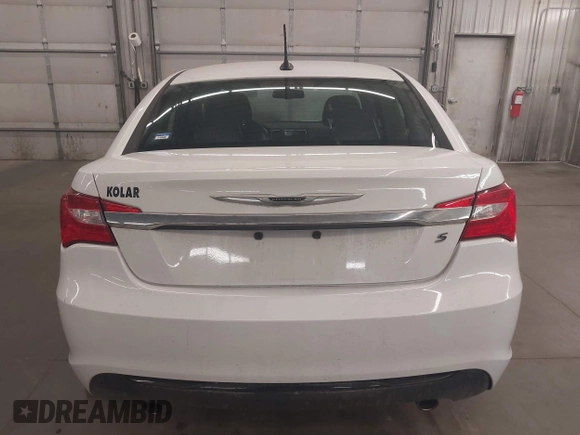 2013 Chrysler 200 Limited with VIN 1C3CCBCG5DN745686, listed as a IAAI auction lot 41850100 with 162,298 mi miles. Bid and sale history available at carsss.com. Image 16.