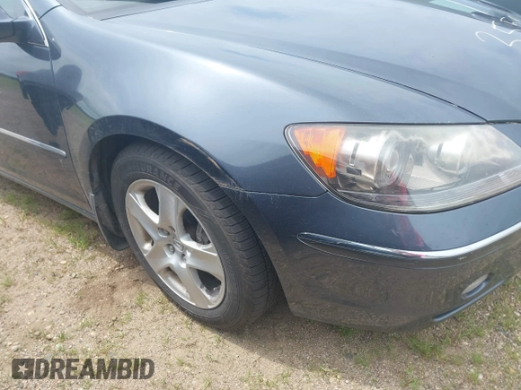 2005 Acura RL with VIN JH4KB16565C018969, listed as a IAAI auction lot 42663552 with 160,007 mi miles and . Bid and sale history available at DreamBid. Image 6.