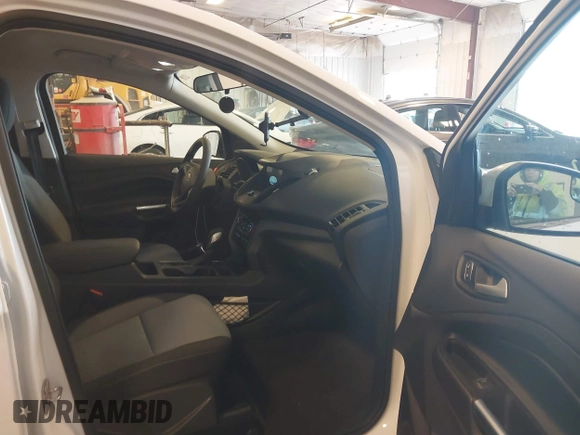 2019 Ford Escape SE z VIN 1FMCU9GDXKUA97147, wystawiony jako IAAI lot #42155997 z przebiegiem 94 829 mil mil oraz . Historia ofert i sprzedaży dostępna na DreamBid. Obrazek 5.