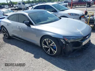 2022 Audi e-tron GT Premium Plus z VIN WAUCJBFW5N7007135, wystawiony jako IAAI lot #41970889 z przebiegiem 32 492 mil mil oraz . Historia ofert i sprzedaży dostępna na DreamBid. Obrazek 1.