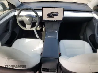 2024 Tesla Model Y Long Range with VIN 7SAYGDEE1RA266653, listed as a Copart auction lot 62277865 with 8,189 mi miles and Salvage title. Bid and sale history available at DreamBid. Image 8.