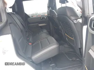 2023 Ford Bronco z VIN 1FMEE5DP9PLB30696, wystawiony jako IAAI lot #41468543 z przebiegiem 12 465 mil mil oraz . Historia ofert i sprzedaży dostępna na DreamBid. Obrazek 8.