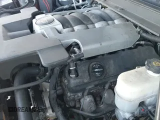 2018 Cadillac Escalade Premium Luxury z VIN 1GYS3CKJ9JR238685, wystawiony jako IAAI lot #43123271 z przebiegiem 82 195 mil mil oraz . Historia ofert i sprzedaży dostępna na DreamBid. Obrazek 19.