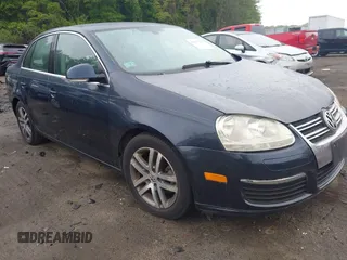 2005 Volkswagen Jetta 2.5L with VIN 3VWRG71KX5M608587, listed as a IAAI auction lot 42337201 with 124,385 mi miles and . Bid and sale history available at DreamBid. Image 1.