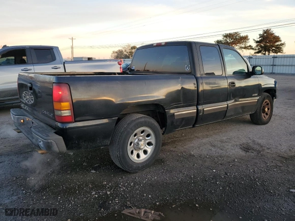2002 Chevrolet Silverado 1500 LS with VIN 2GCEC19V621425196, listed as a Copart auction lot 87441124 with 256,380 mi miles and Salvage Title. Bid and sale history available at carsss.com. Image 3.