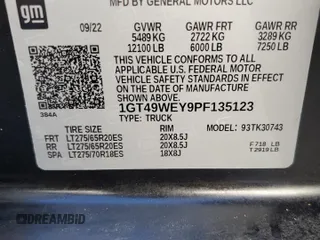2023 GMC Sierra 3500HD Denali z VIN 1GT49WEY9PF135123, wystawiony jako Copart lot #74175484 z przebiegiem Nie podano mil oraz Nie do naprawy • Non repairable. Historia ofert i sprzedaży dostępna na DreamBid. Obrazek 13.