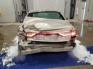 2017 Lincoln Continental Reserve with VIN 1LN6L9NP5H5600633, listed as a Copart auction lot 45412015 with 45,240 mi miles and Salvage Title. Bid and sale history available at DreamBid. Image 6.