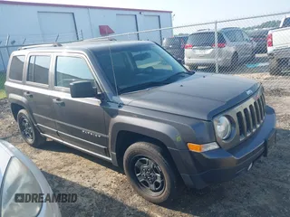 2016 Jeep Patriot Sport SE with VIN 1C4NJPBA0GD727725, listed as a IAAI auction lot 42571284 with 148,748 mi miles and . Bid and sale history available at DreamBid. Image 1.