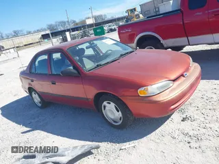2001 Chevrolet Prizm with VIN 1Y1SK52801Z420692, listed as a IAAI auction lot 41627960 with 184,528 mi miles. Bid and sale history available at carsss.com. Image 1.