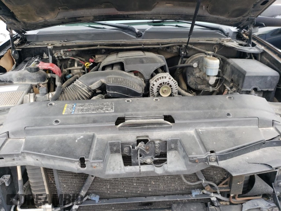 2008 Chevrolet Suburban 3LT with VIN 3GNFC16018G163592, listed as a Copart auction lot 43748935 with 268,220 mi miles and Salvage title. Bid and sale history available at DreamBid. Image 12.