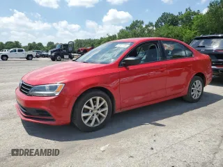 2015 Volkswagen Jetta SE with VIN 3VWD17AJ4FM305728, listed as a Copart auction lot 61911705 with 142,281 mi miles and Salvage title. Bid and sale history available at DreamBid. Image 1.