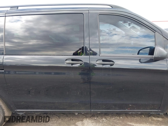 2016 Mercedes-Benz Metris Passenger with VIN WD4PG2EE8G3141388, listed as a IAAI auction lot 41818327 with 301,418 mi miles and . Bid and sale history available at DreamBid. Image 13.