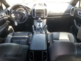 2013 Porsche Cayenne with VIN WP1AA2A28DLA06421, listed as a Copart auction lot 60494365 with 148,734 mi miles and Salvage title. Bid and sale history available at DreamBid. Image 8.