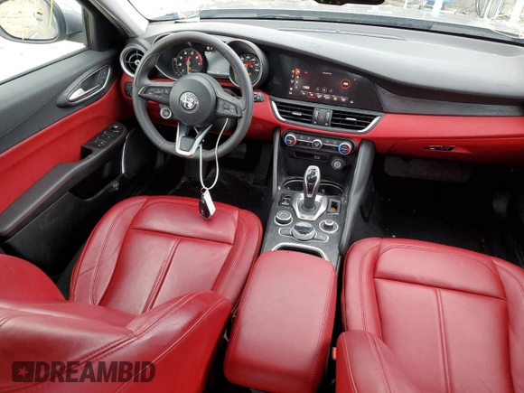 2021 Alfa Romeo Giulia with VIN ZARFANAN1M7648173, listed as a Copart auction lot 54398783 with 17,547 mi miles. Bid and sale history available at carsss.com. Image 8.