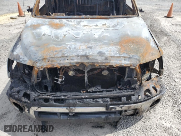 2010 Toyota Tundra с VIN 5TFUM5F15AX005061, выставлен на аукционе Copart как лот 51823565 с пробегом Не указан миль и Списание • Salvage title. История ставок и продаж доступна на DreamBid. Изображение 12.