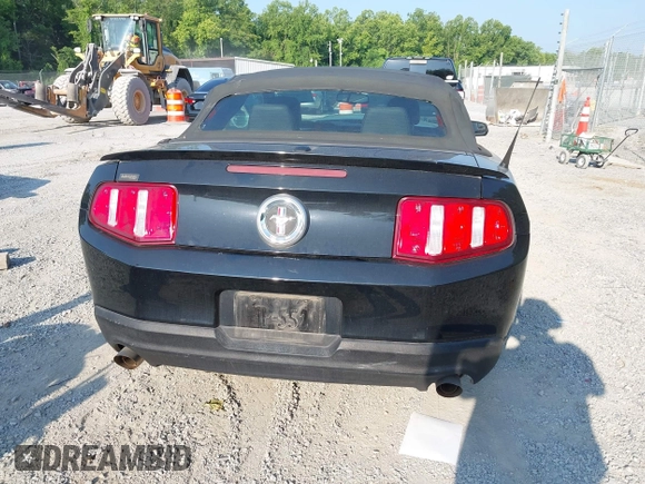 2011 Ford Mustang V6 с VIN 1ZVBP8EM6B5156965, выставлен на аукционе IAAI как лот 42600093 с пробегом 165 868 миль миль и . История ставок и продаж доступна на DreamBid. Изображение 16.