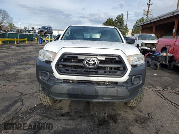 2017 Toyota Tacoma SR z VIN 5TFRX5GN8HX087229, wystawiony jako Copart lot #54735825 z przebiegiem 153 785 mil mil oraz Szkoda całkowita • Salvage title. Historia ofert i sprzedaży dostępna na DreamBid. Obrazek 5.