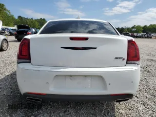 2021 Chrysler 300 S z VIN 2C3CCABG5MH541488, wystawiony jako Copart lot #49311155 z przebiegiem 80 806 mil mil oraz Szkoda całkowita • Salvage title. Historia ofert i sprzedaży dostępna na DreamBid. Obrazek 6.