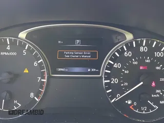 2017 Nissan Pathfinder S z VIN 5N1DR2MN8HC613384, wystawiony jako IAAI lot #41826359 z przebiegiem 138 960 mil mil oraz . Historia ofert i sprzedaży dostępna na DreamBid. Obrazek 7.