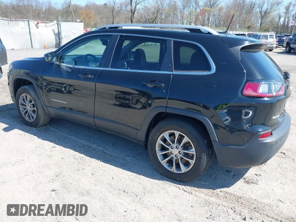2020 Jeep Cherokee Latitude Plus z VIN 1C4PJMLB6LD584675, wystawiony jako IAAI lot #41943512 z przebiegiem 29 370 mil mil oraz . Historia ofert i sprzedaży dostępna na DreamBid. Obrazek 3.